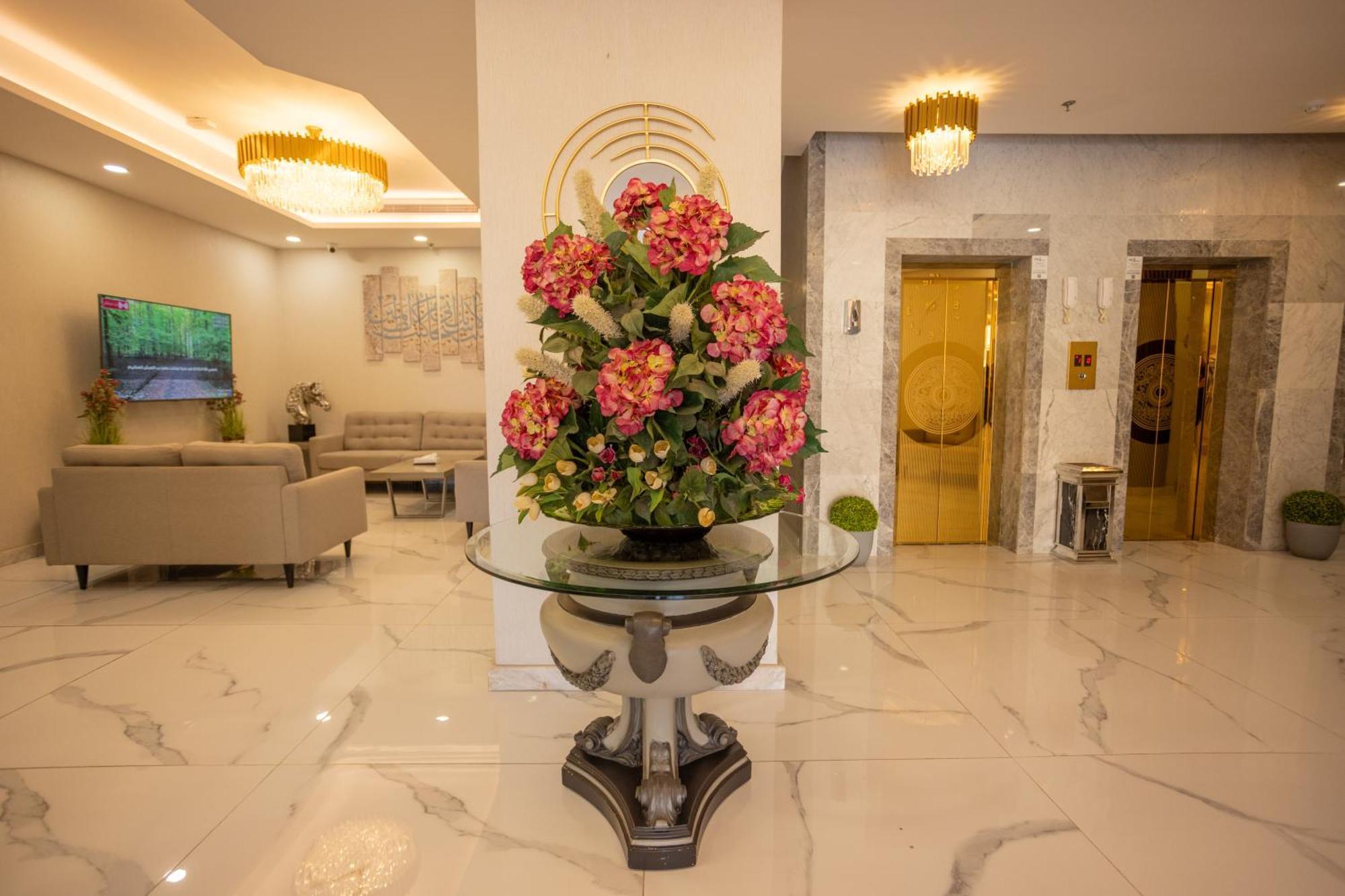 Laten Suites Andalus Mall Jiddah Esterno foto