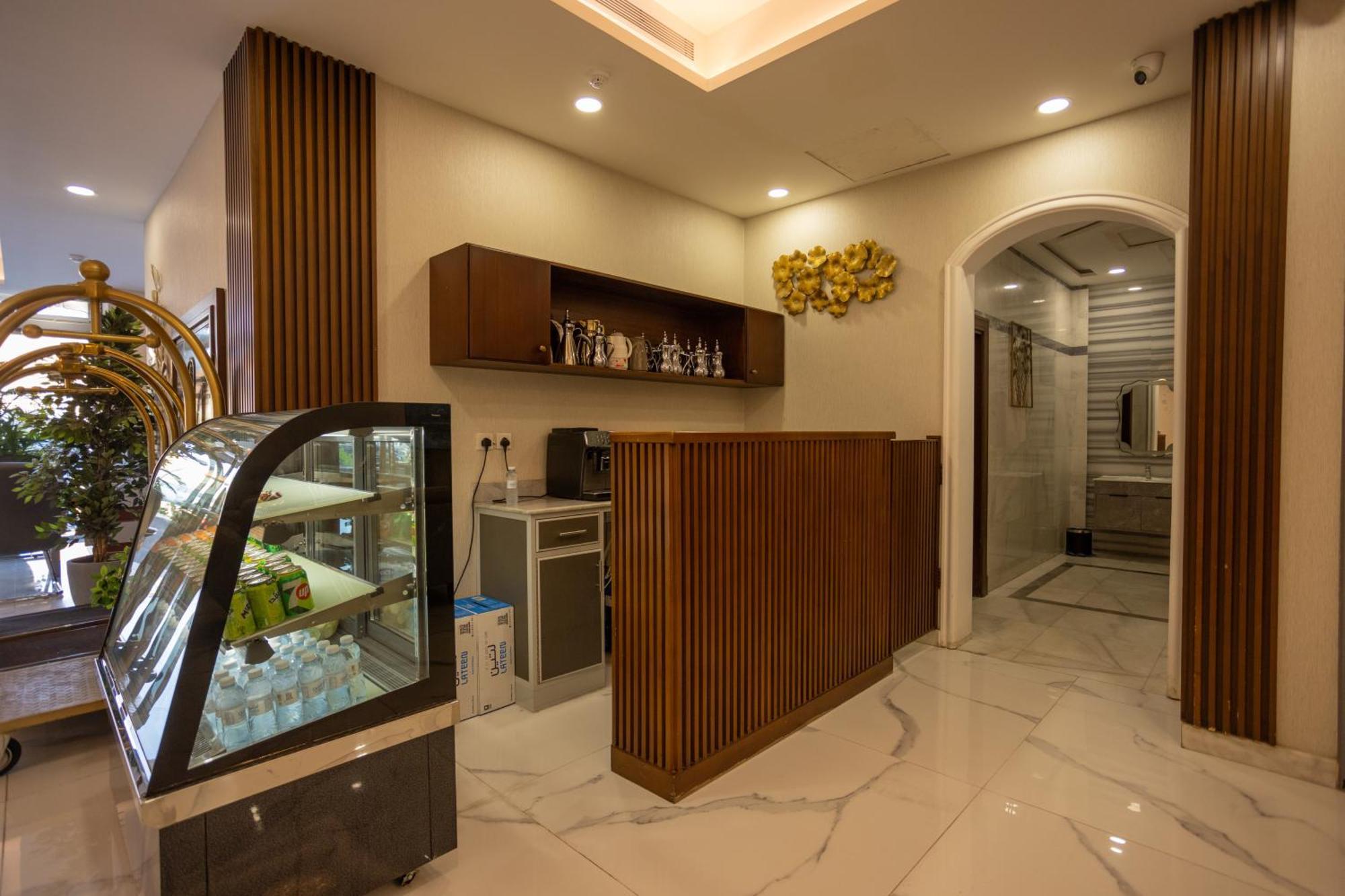 Laten Suites Andalus Mall Jiddah Esterno foto